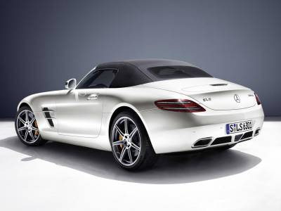 Mercedes-Benz-SLS-AMG-Roadster сзади