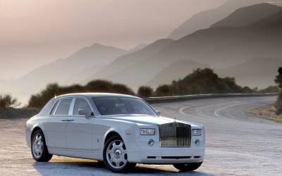 rolls royce phantom white