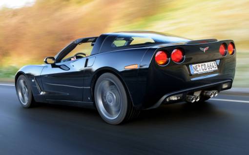 Chevrolet corvette на трассе