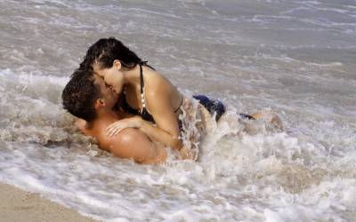 Поцелуй на берегу