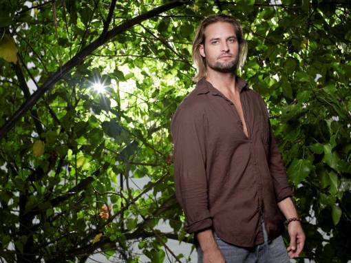 Джош Холлоуэй, Josh Holloway