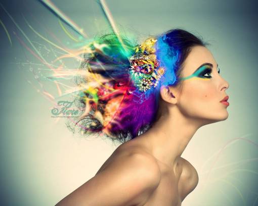Яркая прическа
