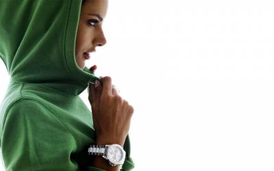 Девушка в зеленой кофточке