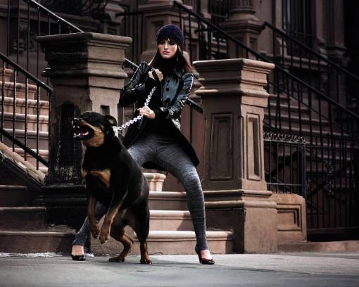 Девушка с собакой