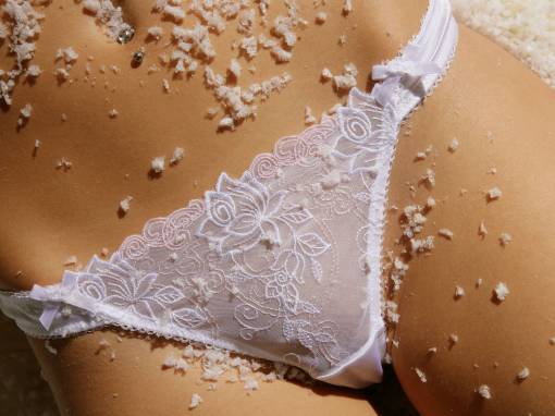 Девушка на снегу