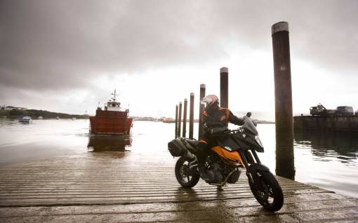 На мотоцикле в порту